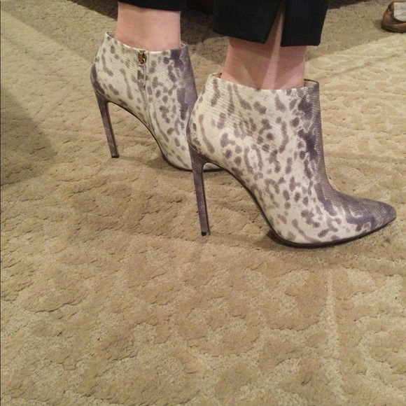 GUCCI Snake-Skin Print Booties - Picture 9 of 10